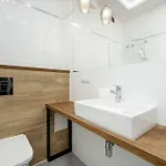 Stylish One Bedroom Perfectly Located By Renters Wrocław
