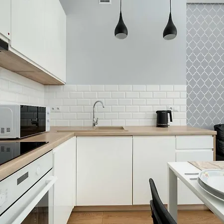 Stylish One Bedroom Perfectly Located By Renters شقة