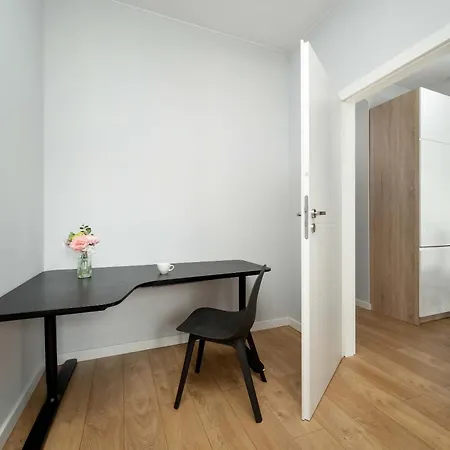 Stylish One Bedroom Perfectly Located By Renters شقة *